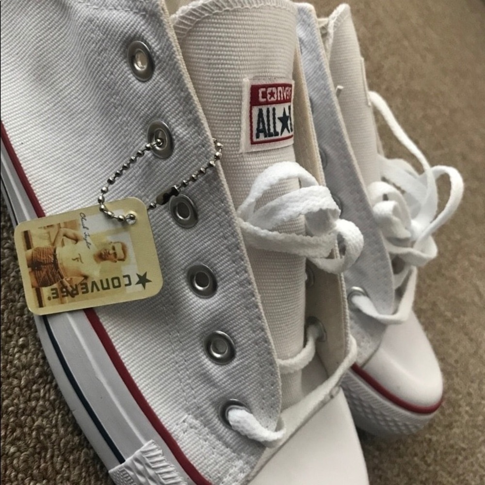 Converse White Low